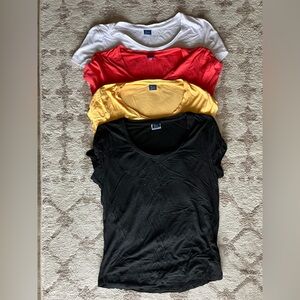 4 RipSkirt Hawaii Simple Tees - size xs
